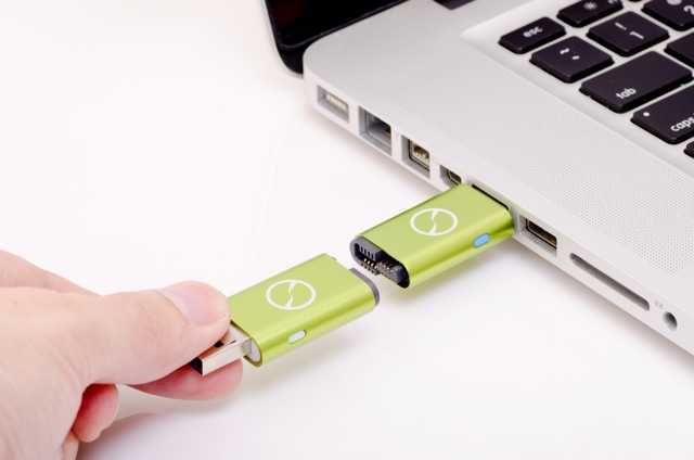Знакомимся с компактным флэш-накопителем, оборудованным интерфейсами micro-USB и USB 2.0, который предназначен для работы с мобильными устройствами.