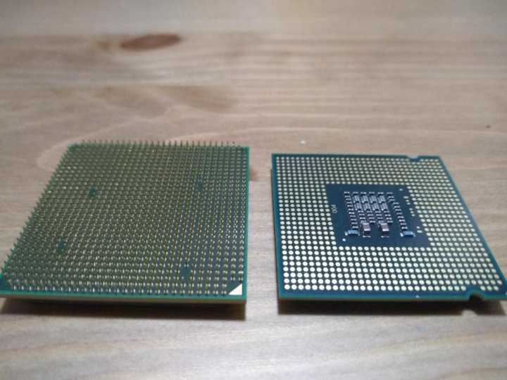 Процессоры intel разница. Процессор Интел и АМД. Core i3 8100t. Ножки процессора Интел и АМД. Интел 8886 процессор.